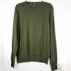 Uniqlo Men’s Olive Green Wool Crewneck Sweater Size L 100% Wool Classic Knit